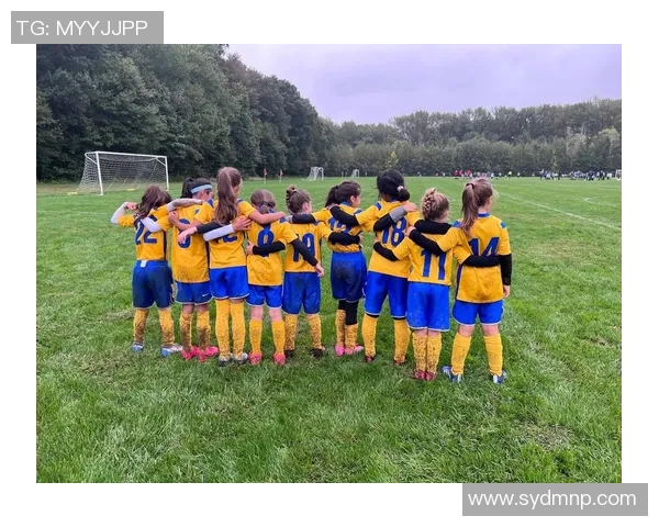 足球踢大腿的趣味解析与技巧分享让你在球场上更加自信和出色